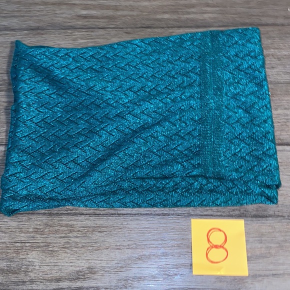 LOT OF 8 WOMENS SCARVES - Picture 9 of 9